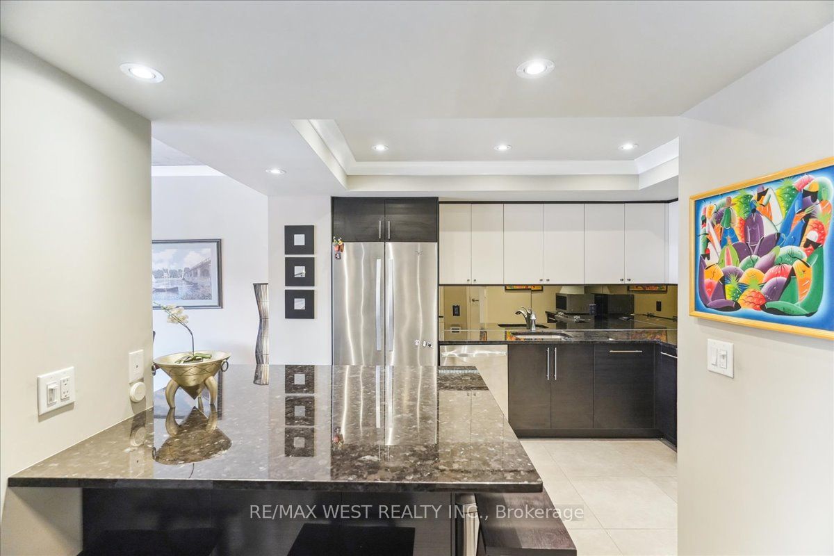 3 Duplex Avenue, #108