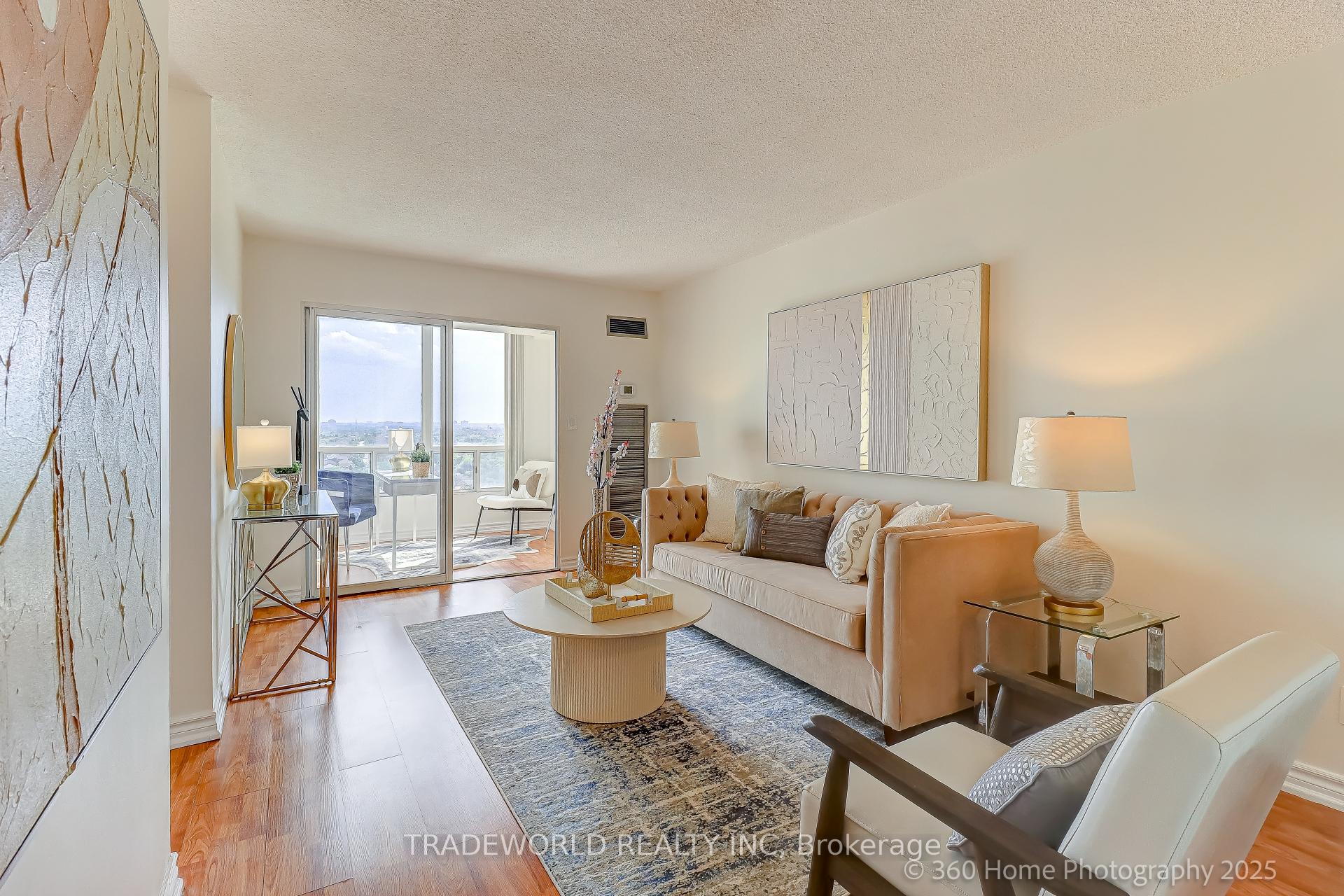 3 Bedrooms Condo at 155 Hillcrest, Mississauga For sale