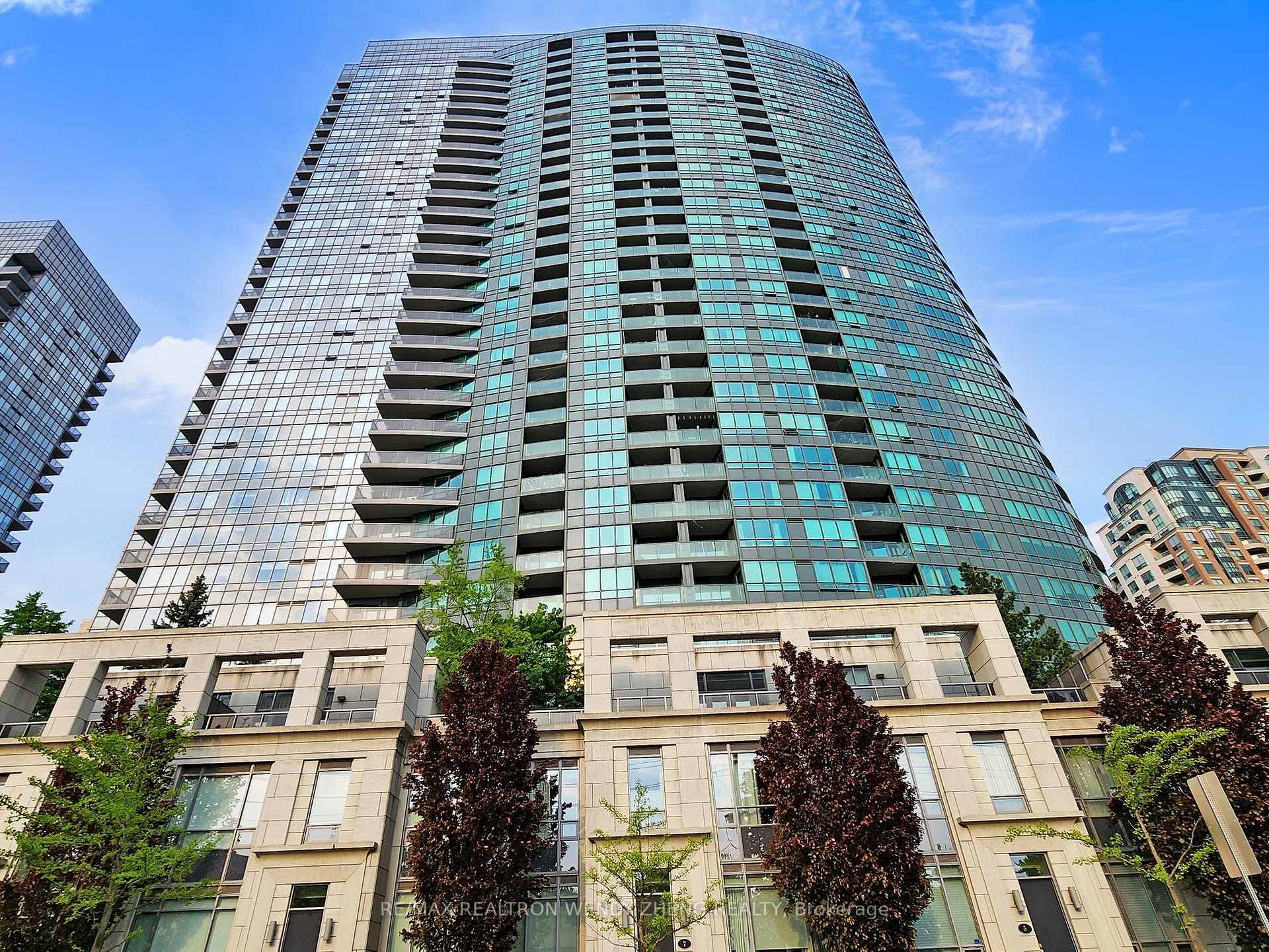 1 Bedroom Condo at 15 Greenview, Toronto For sale