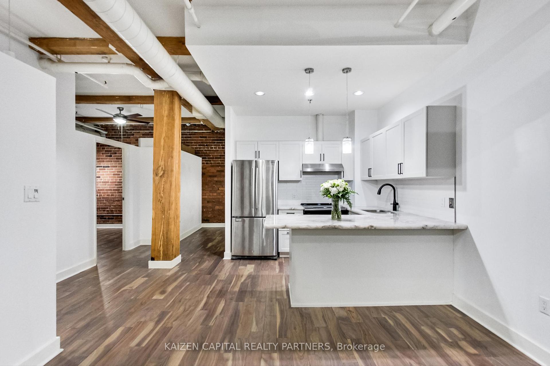 2 Bedrooms Condo at 90 Sherbourne, Toronto For sale