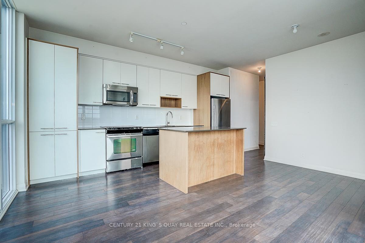2 Bedrooms Condo at 5 Valhalla Inn, Toronto For sale
