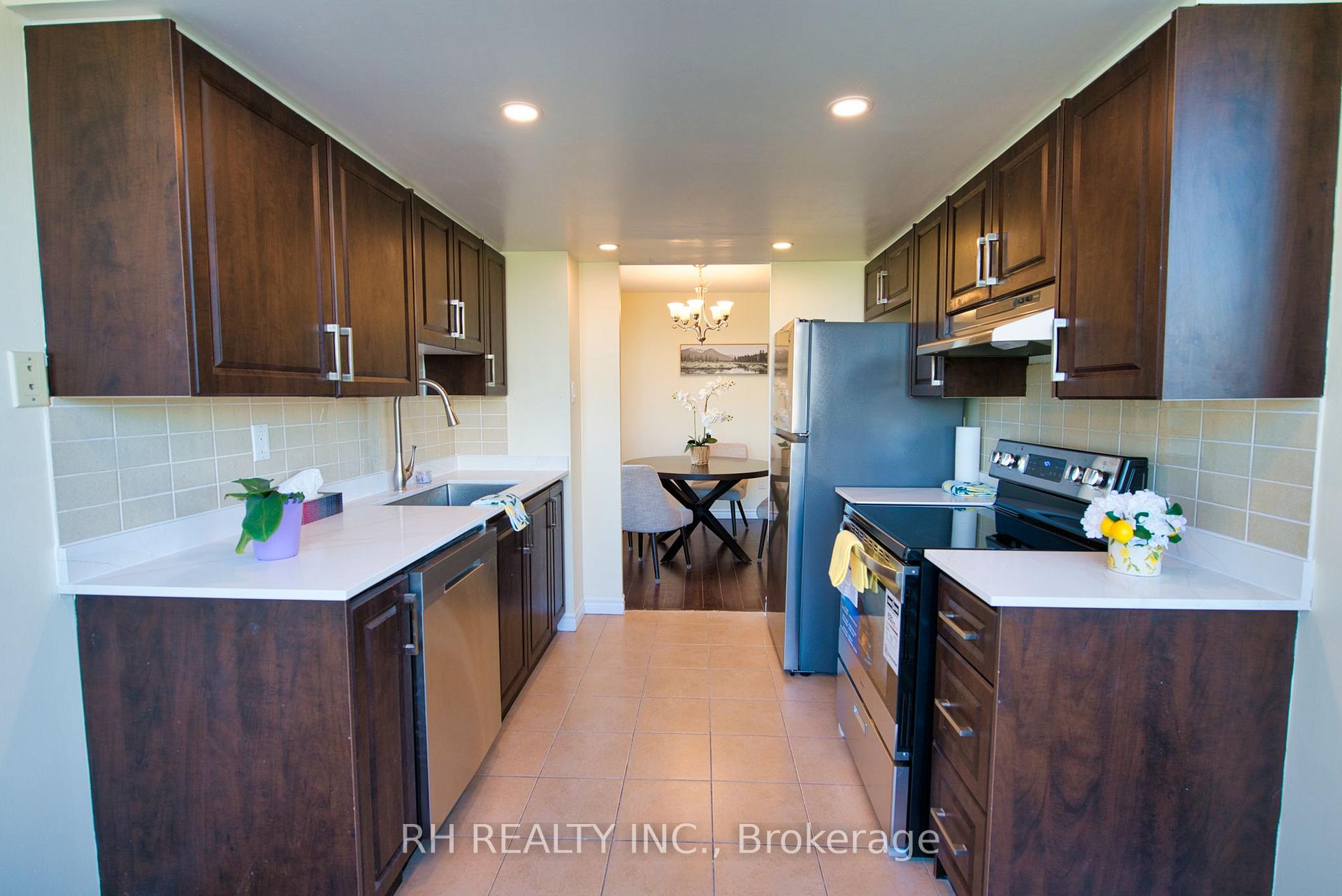 3 Bedrooms Condo at 300 Alton Towers, Toronto For sale