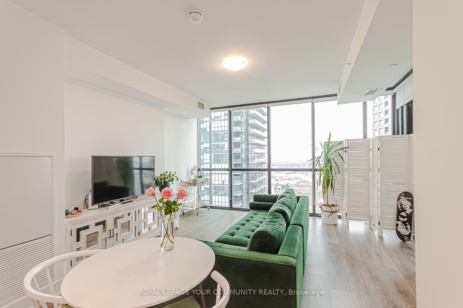 2 Bedrooms Condo at 2916 Highway 7,  Vaughan For sale
