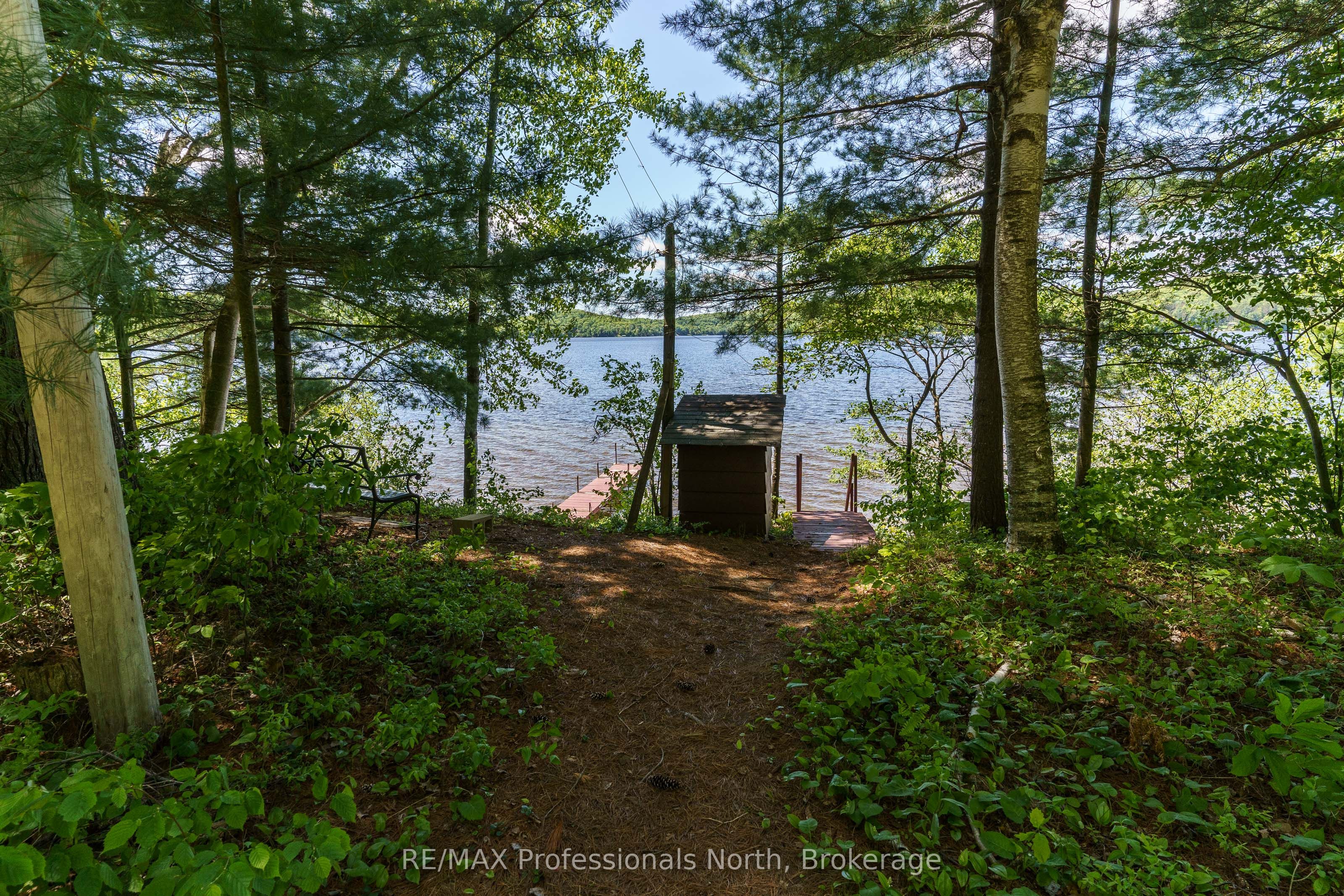 1174 Seabreeze Road, Lake of Bays, ON P0A 1H0