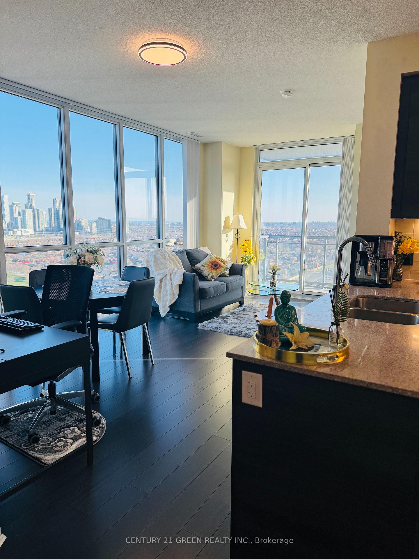 3 Bedrooms Condo at 5025 Four Springs, Mississauga For sale