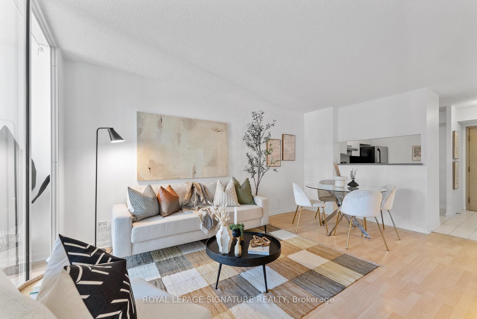 2 Bedrooms Condo at 24 Wellesley, Toronto For sale
