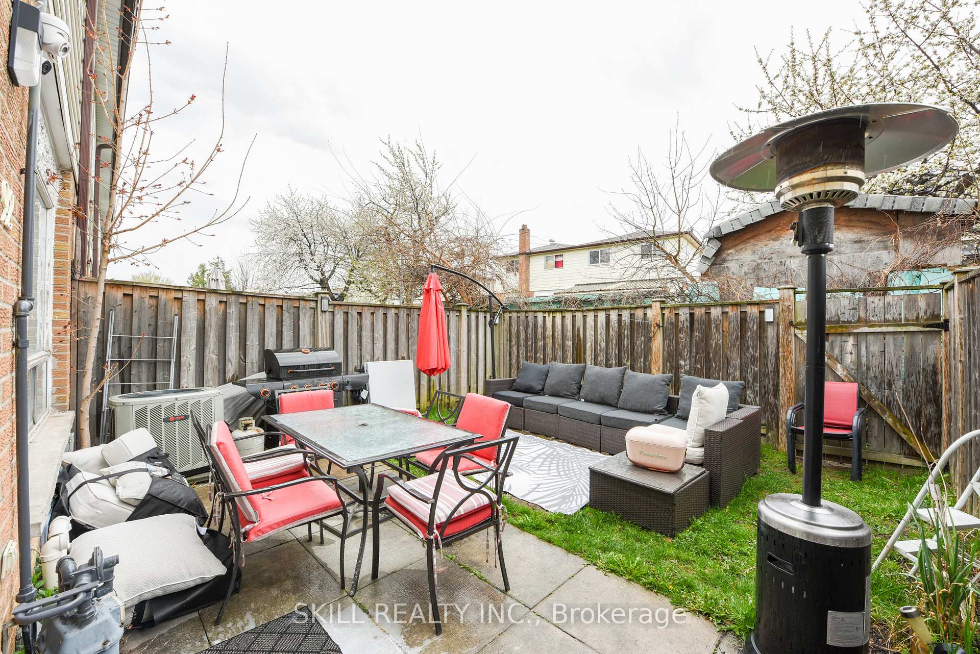 5 Bedrooms Condo at 7500 Goreway,  Mississauga For sale