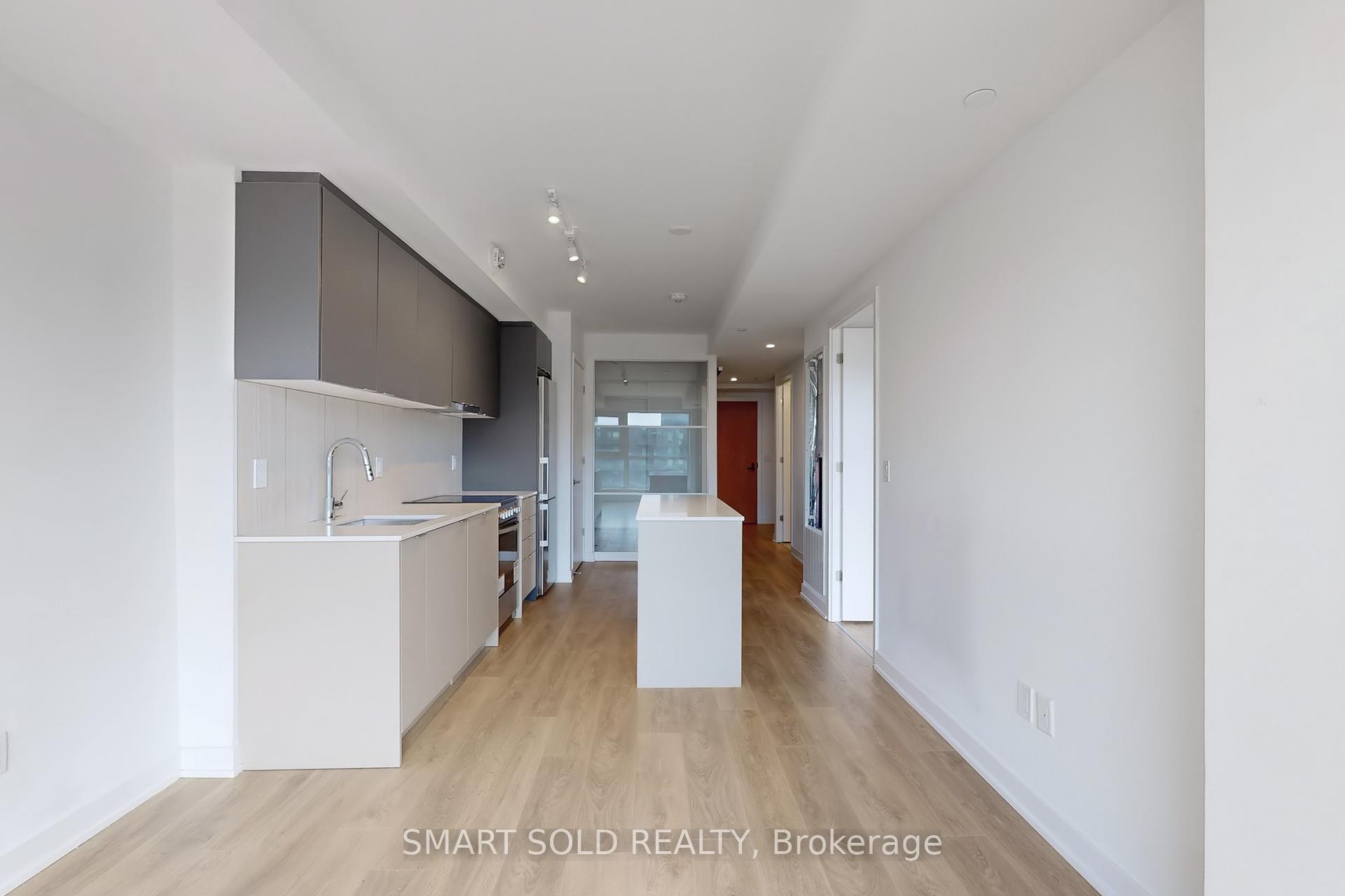 3 Bedrooms Condo at 8 Tippett, Toronto For sale