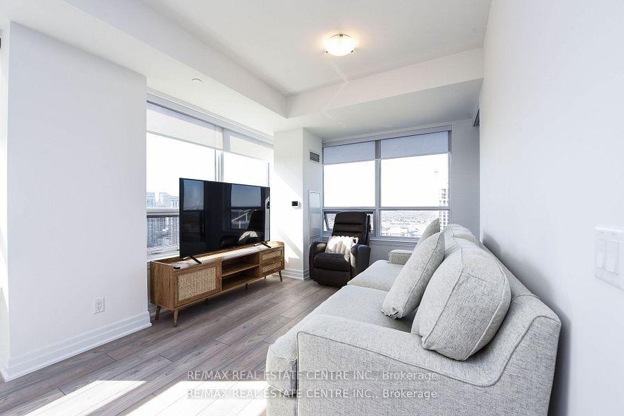 2 Bedrooms Condo at 36 Elm, Mississauga For sale