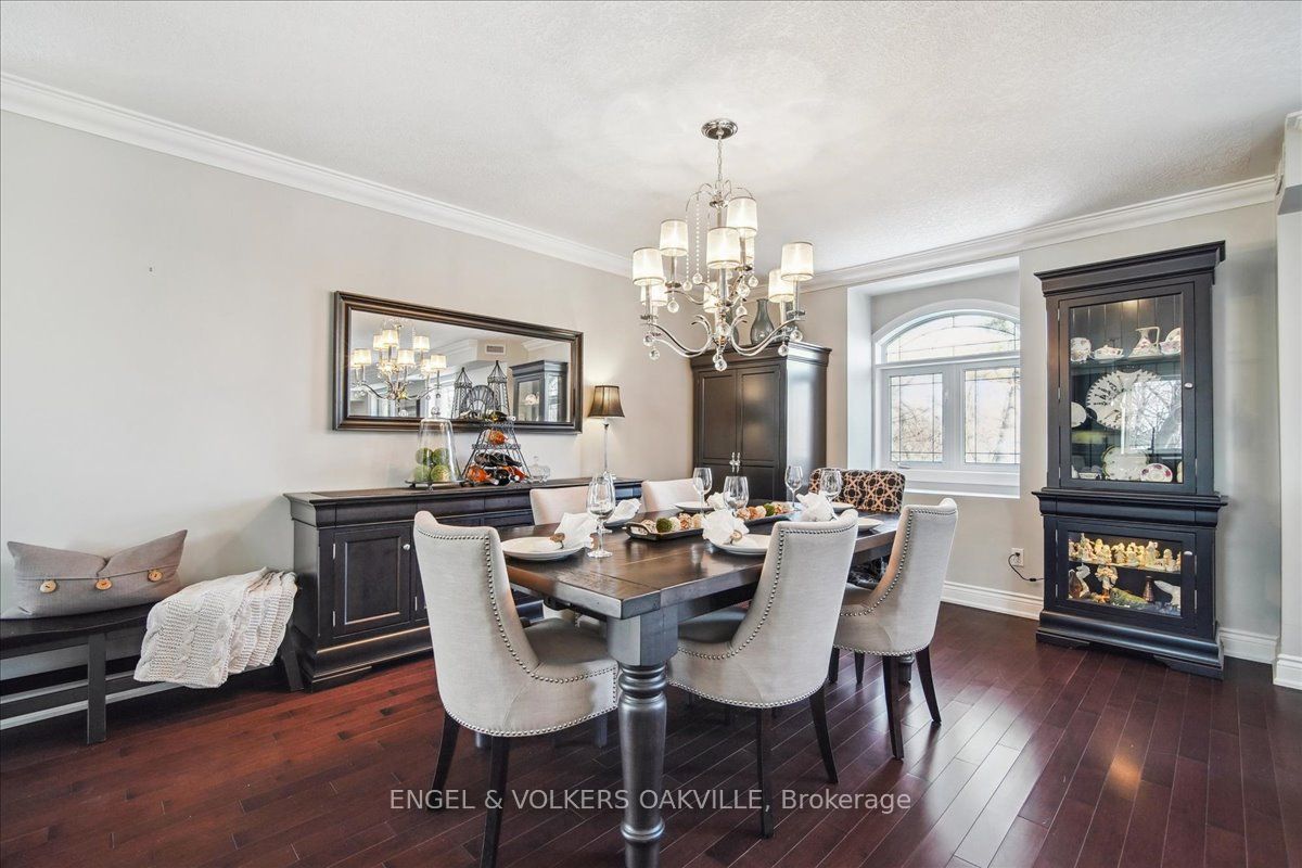 390 Upper Middle Road E, #306