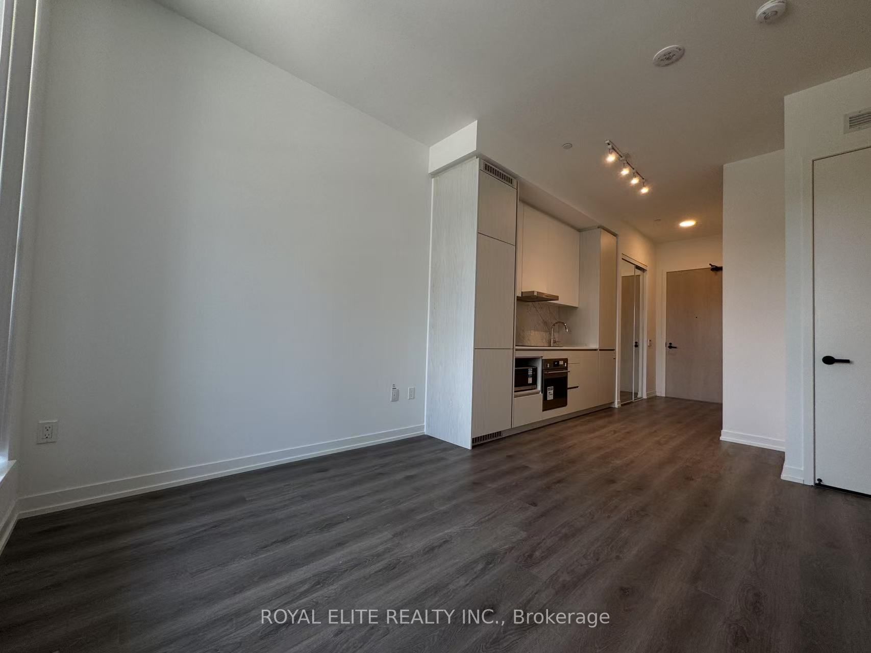 28 Interchange Way, #203