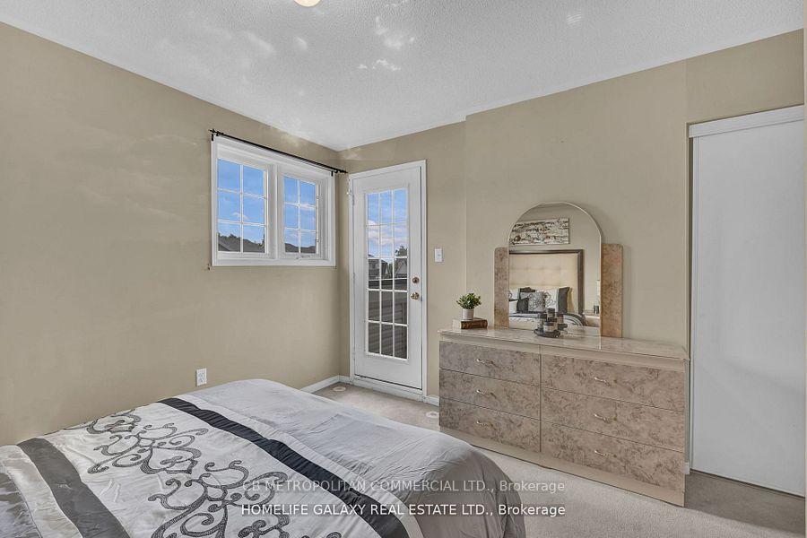 3 Bedrooms Condo at 42 Pinery,  Toronto For sale
