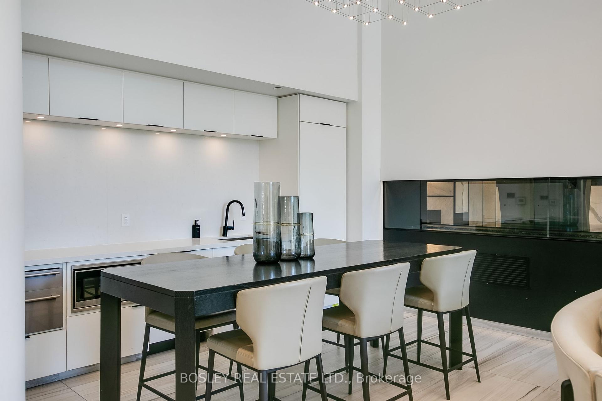 2 Bedrooms Condo at 80 Vanauley, Toronto For sale
