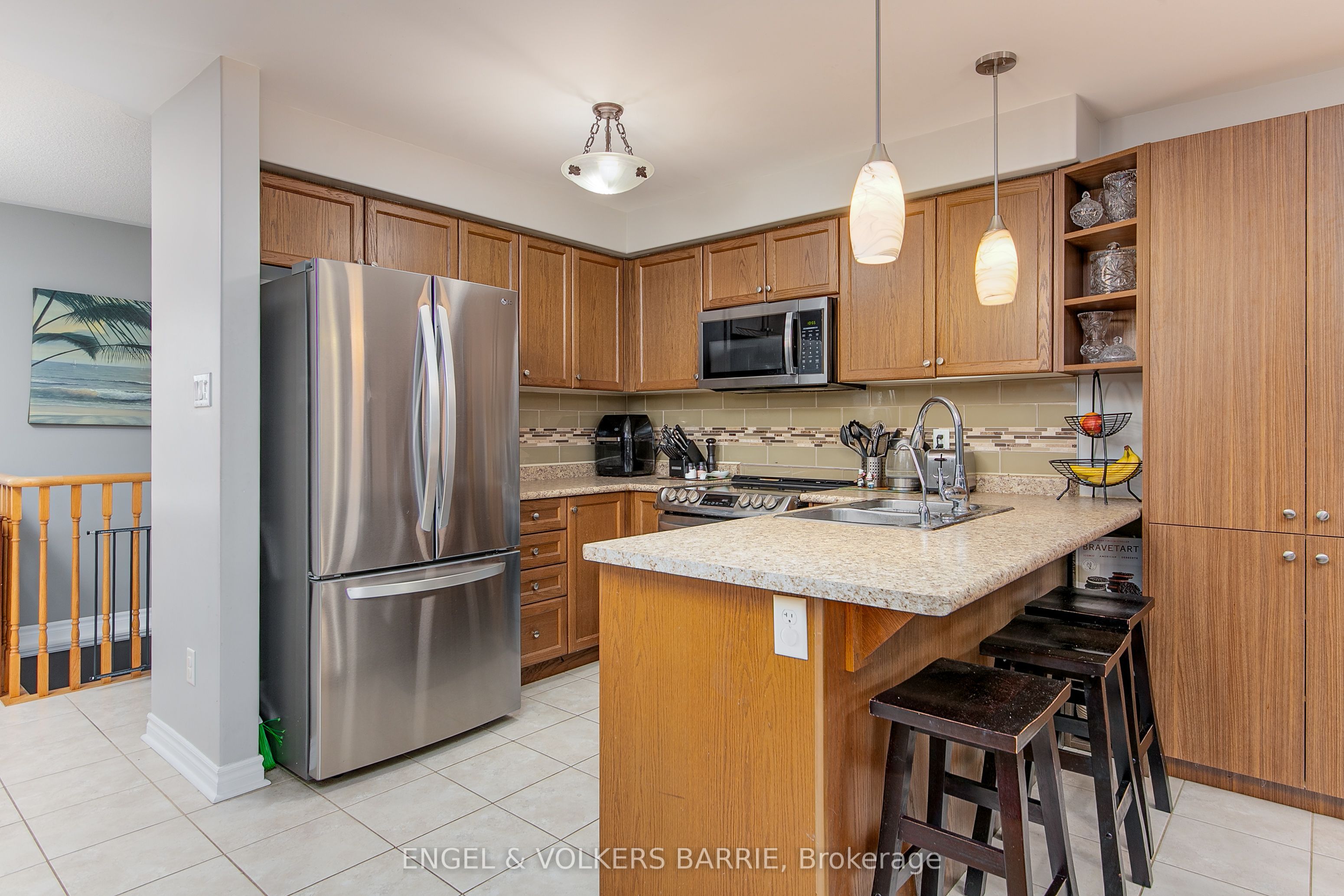 6 Whitfield Crescent, Springwater, ON L0L 1P0