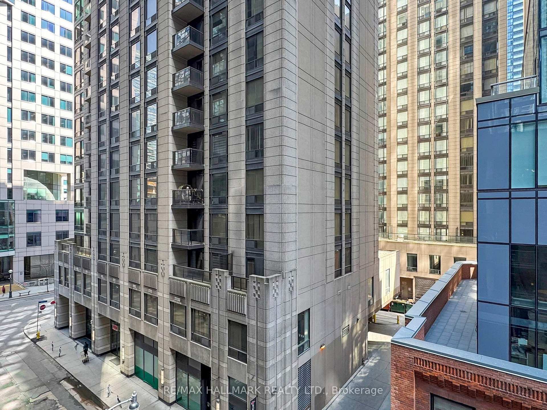 2 Bedrooms Condo at 8 Mercer, Toronto For sale