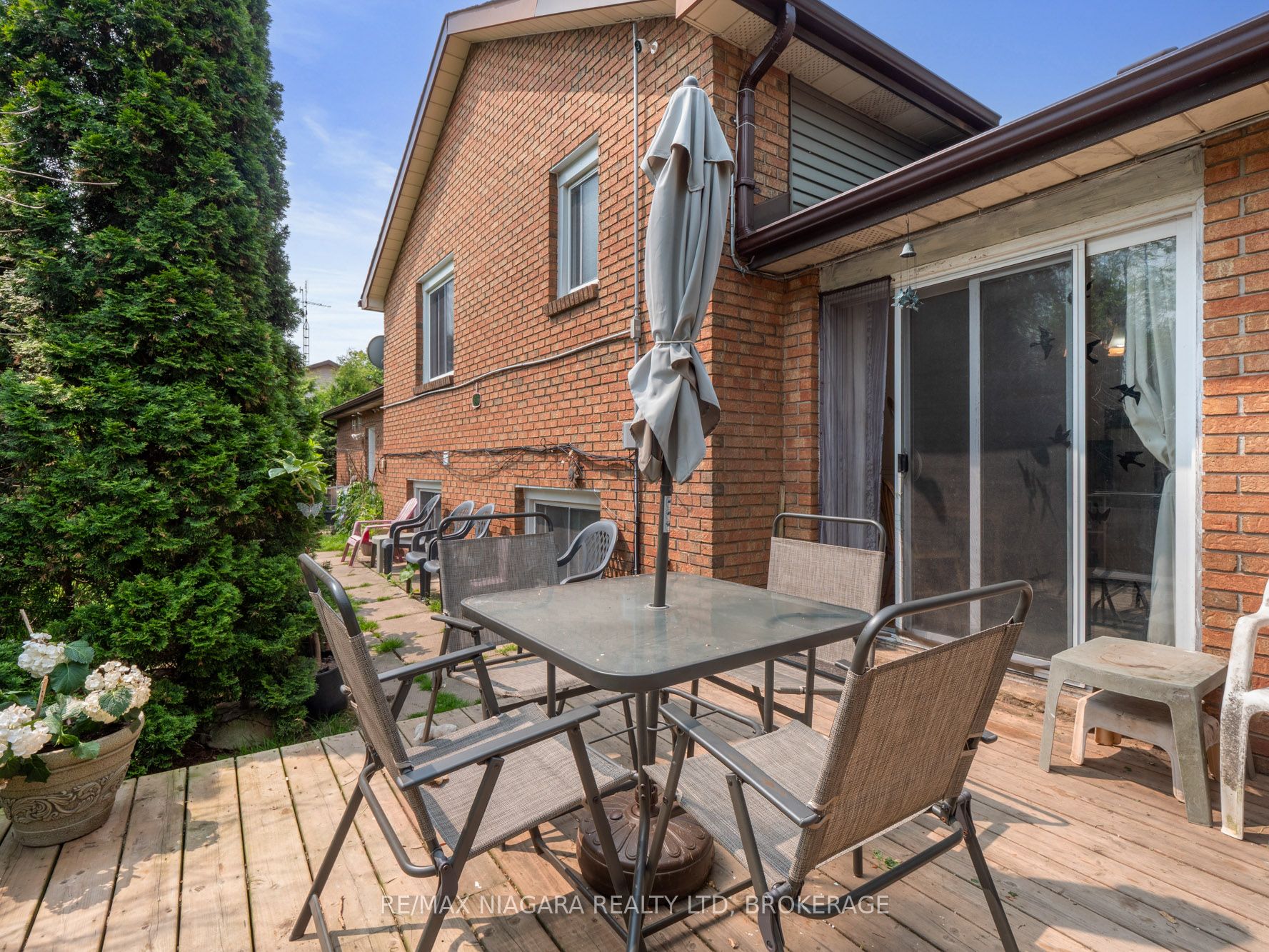 10 Beverly Glen Drive