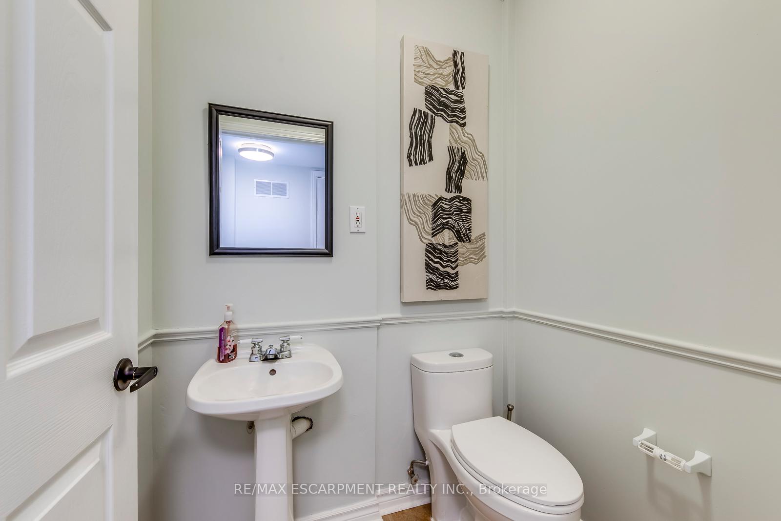 3 Bedrooms Condo at 2880 Headon Forest,  Burlington For sale