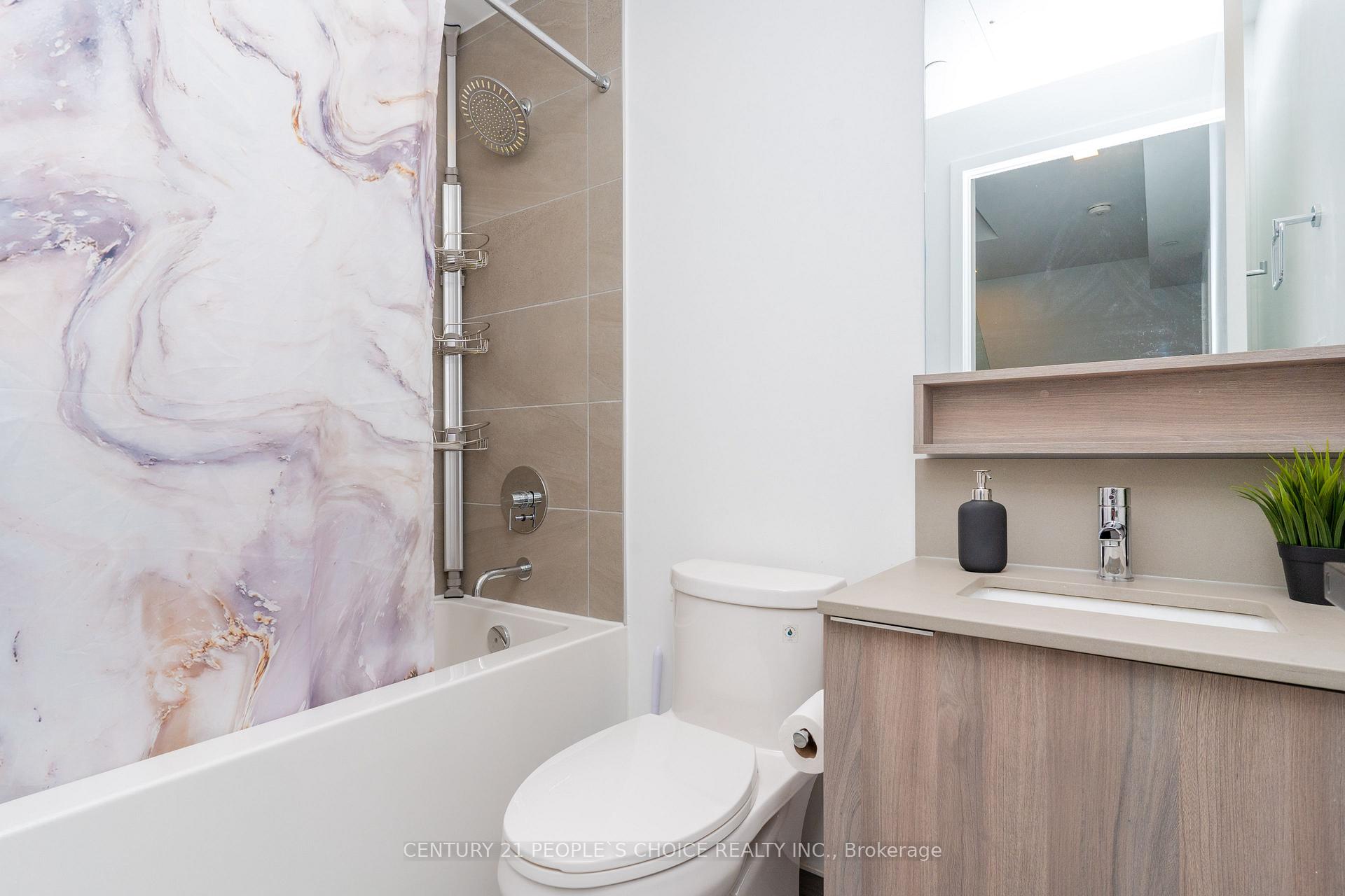 3 Bedrooms Condo at 950 Portage, Vaughan For sale