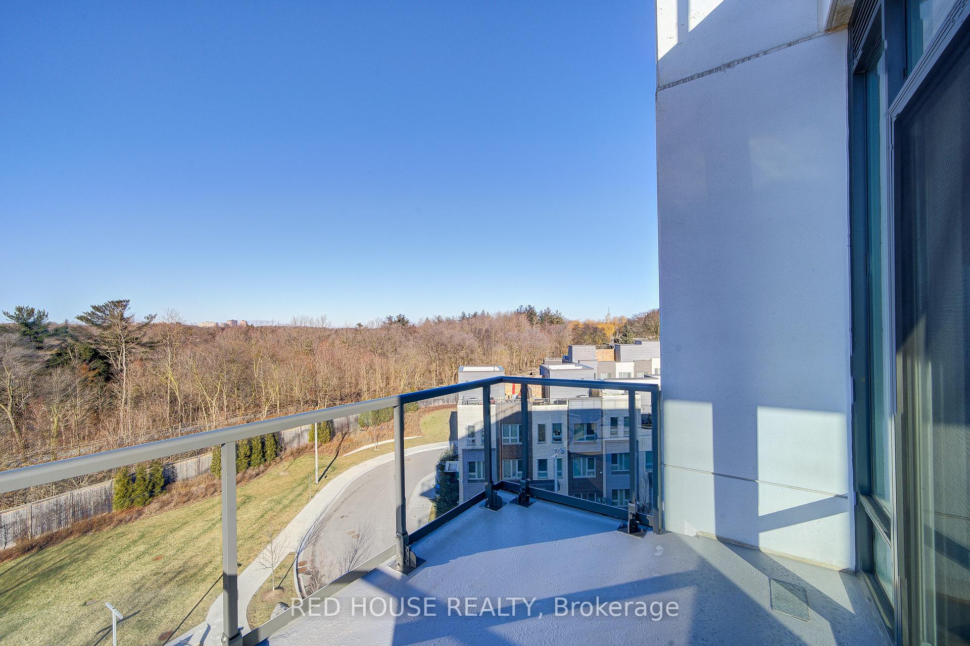 3 Bedrooms Condo at 25 Adra Grado, Toronto For sale