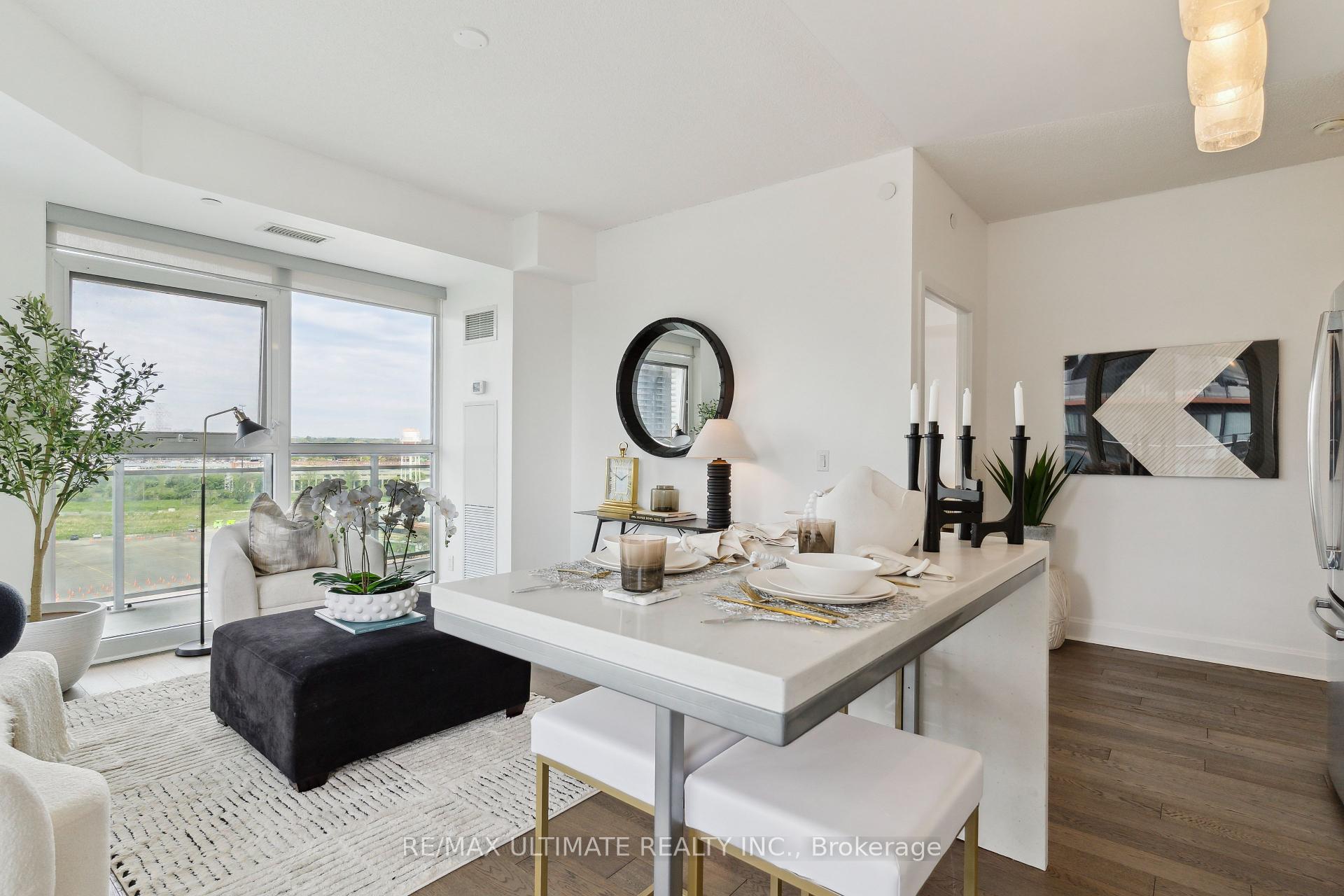 2 Bedrooms Condo at 33 Shore Breeze, Toronto For sale