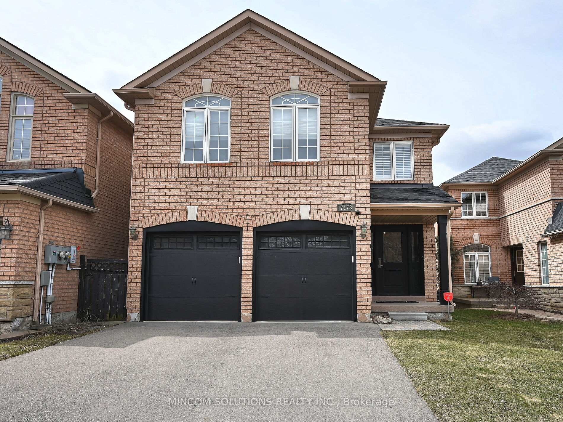 7178 Black Walnut Trail, Mississauga, ON L5N 7N5