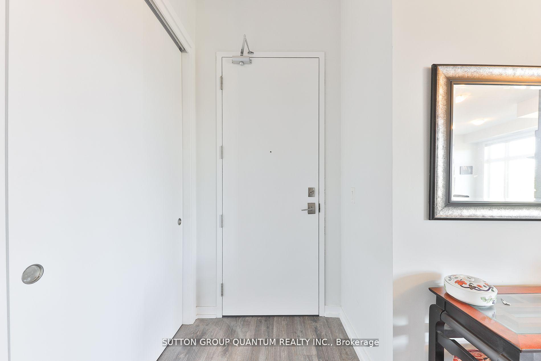2 Bedrooms Condo at 457 Plains, Burlington For sale