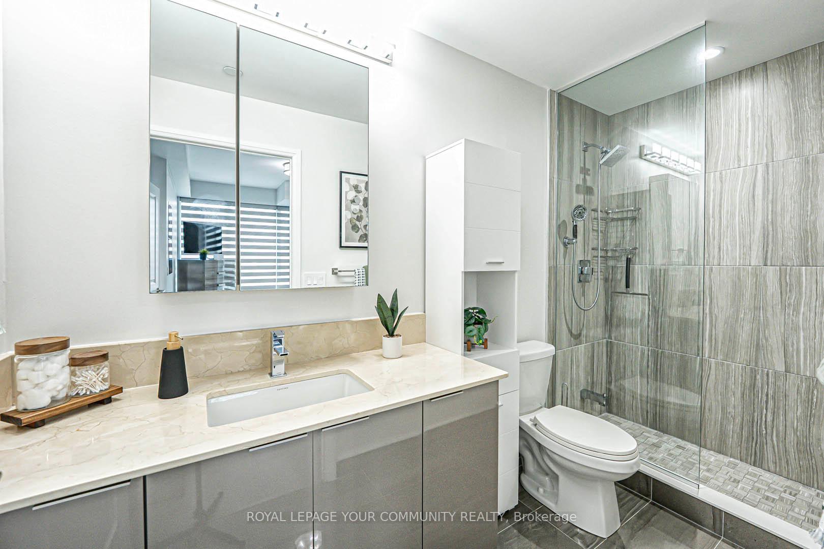 3 Bedrooms Condo at 99 EAGLE ROCK, Vaughan For sale