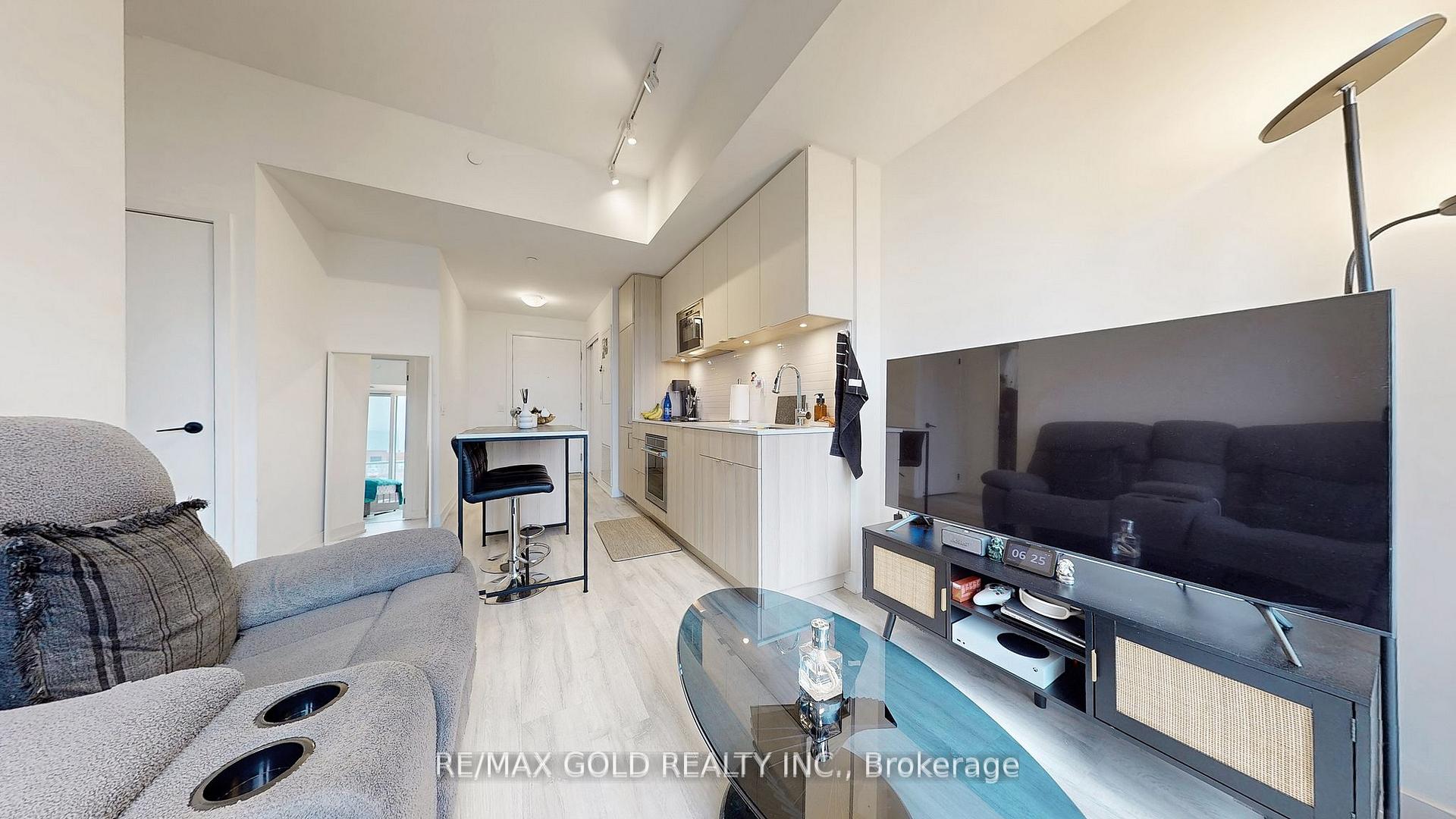 1 Bedroom Condo at 200 Missinnihe, Mississauga For sale