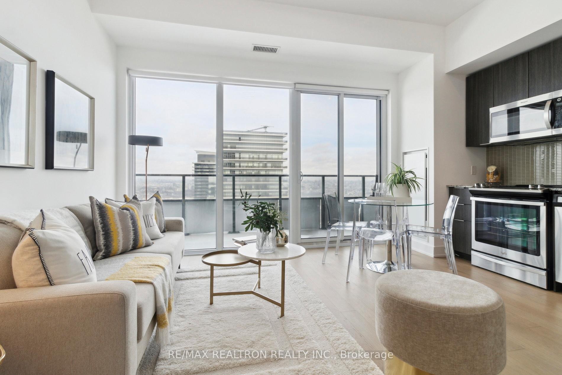 2 Bedrooms Condo at 30 Shore Breeze, Toronto For sale