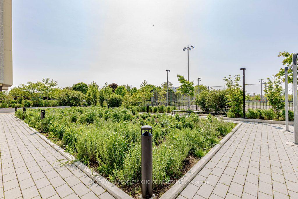 2 Bedrooms Condo at 1461 Lawrence, Toronto For sale