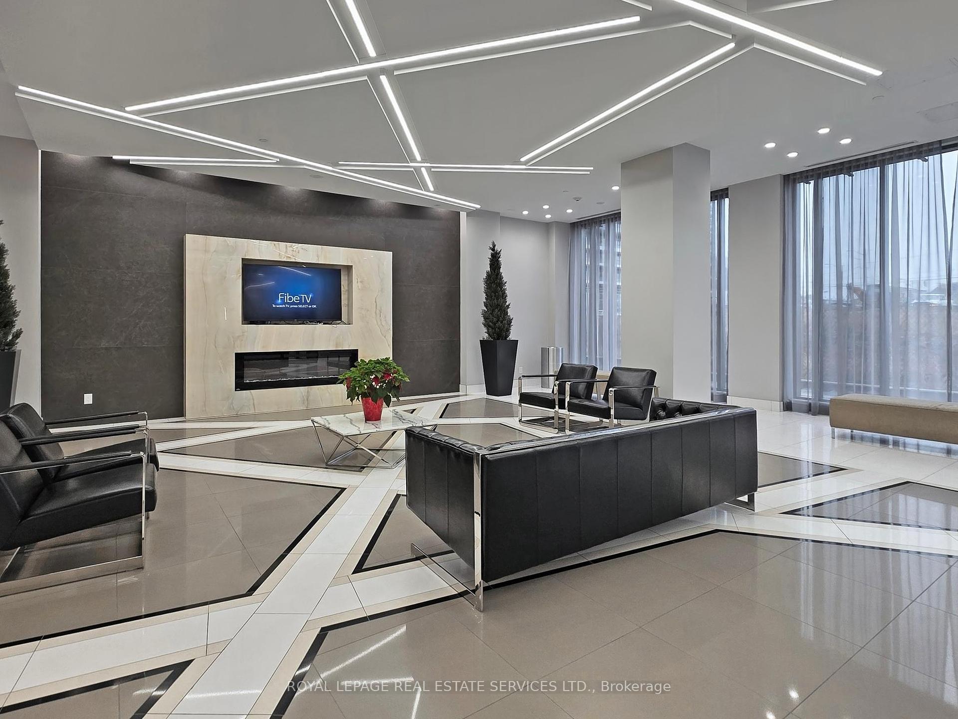 3 Bedrooms Condo at 5025 Four Springs, Mississauga For sale