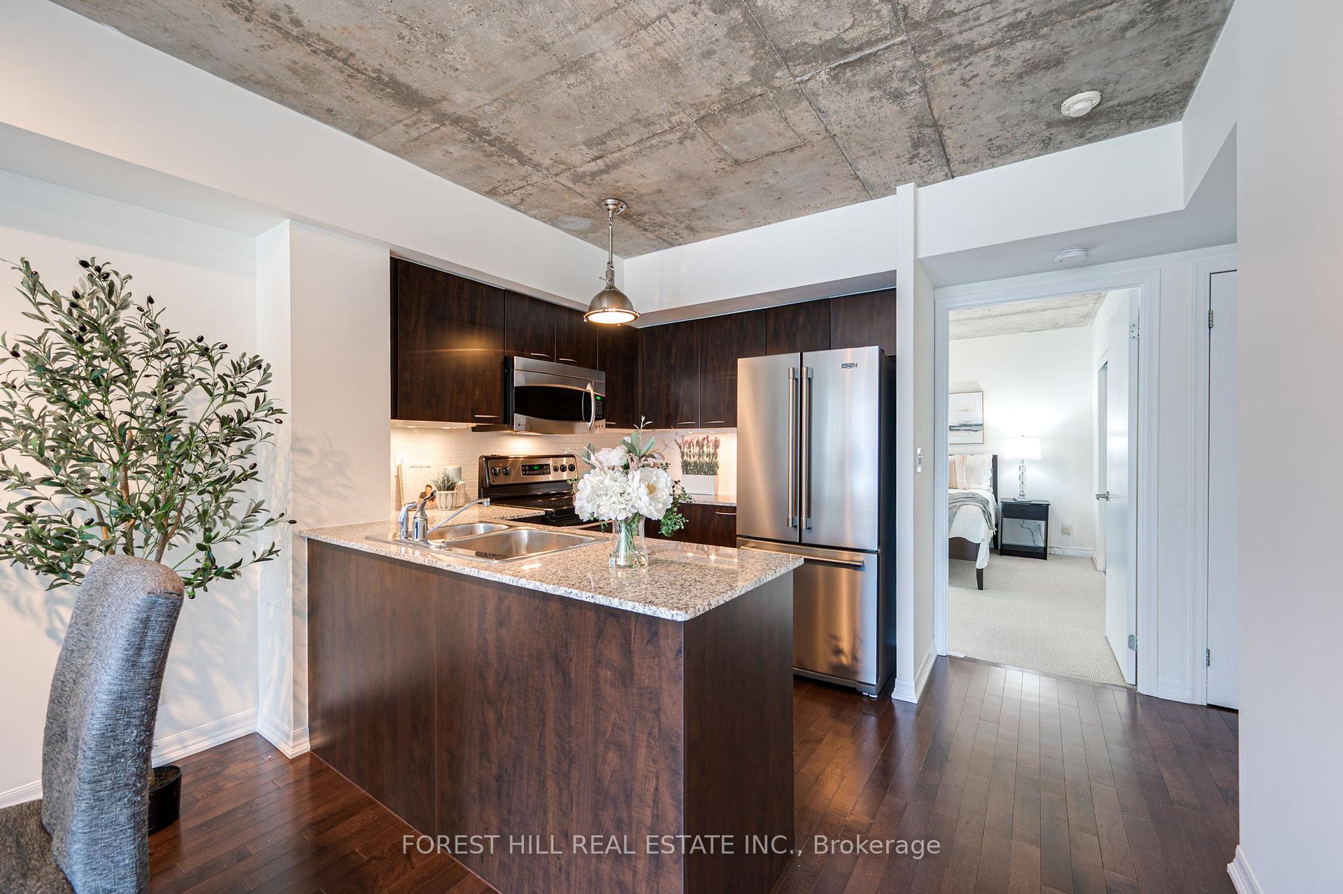 2 Bedrooms Condo at 22 Wellesley, Toronto For sale