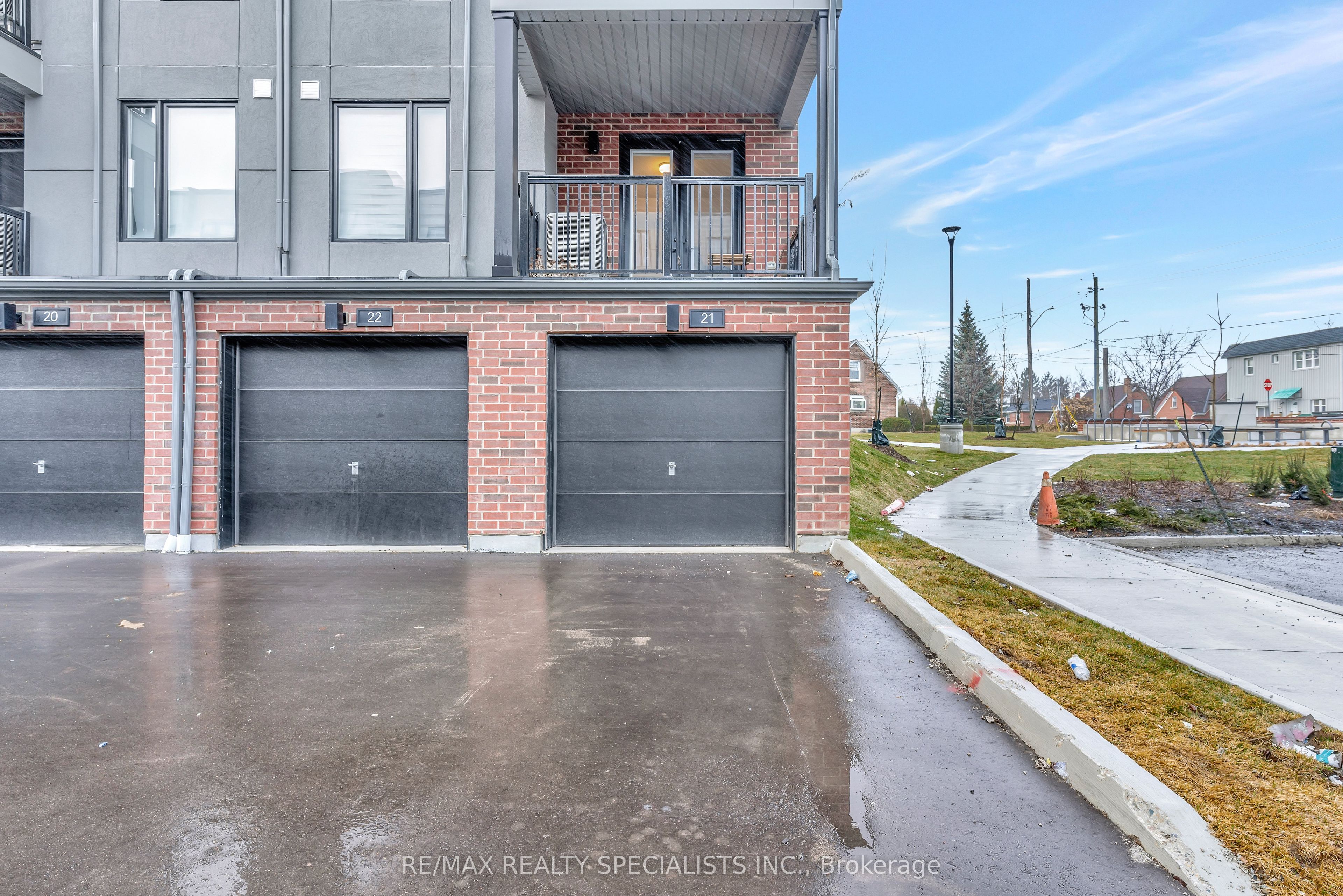 99 Roger Street, #21