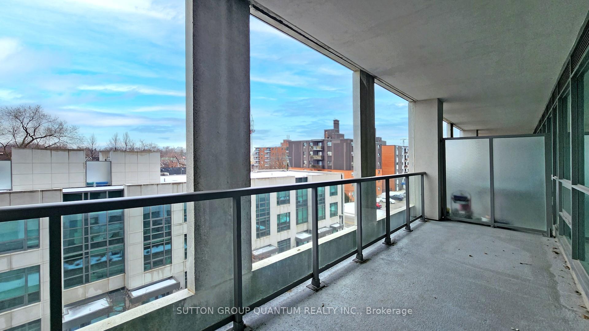 2 Bedrooms Condo at 11 Bronte, Oakville For sale
