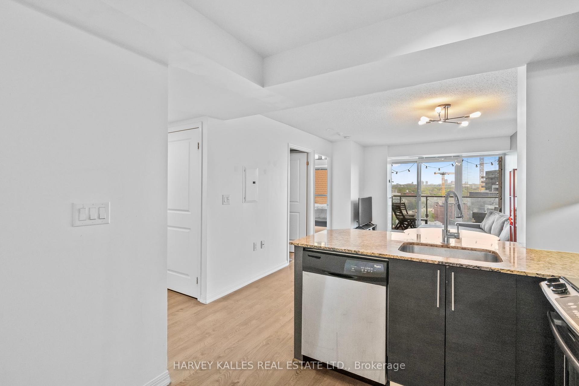 125 Western Battery Road 1316