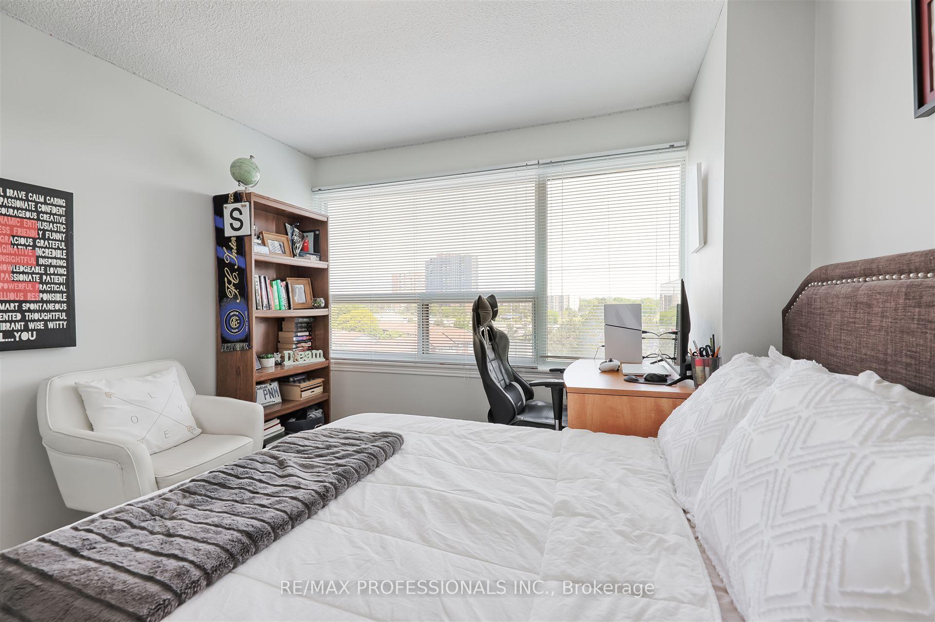 3 Bedrooms Condo at 475 The West Mall, Toronto For sale