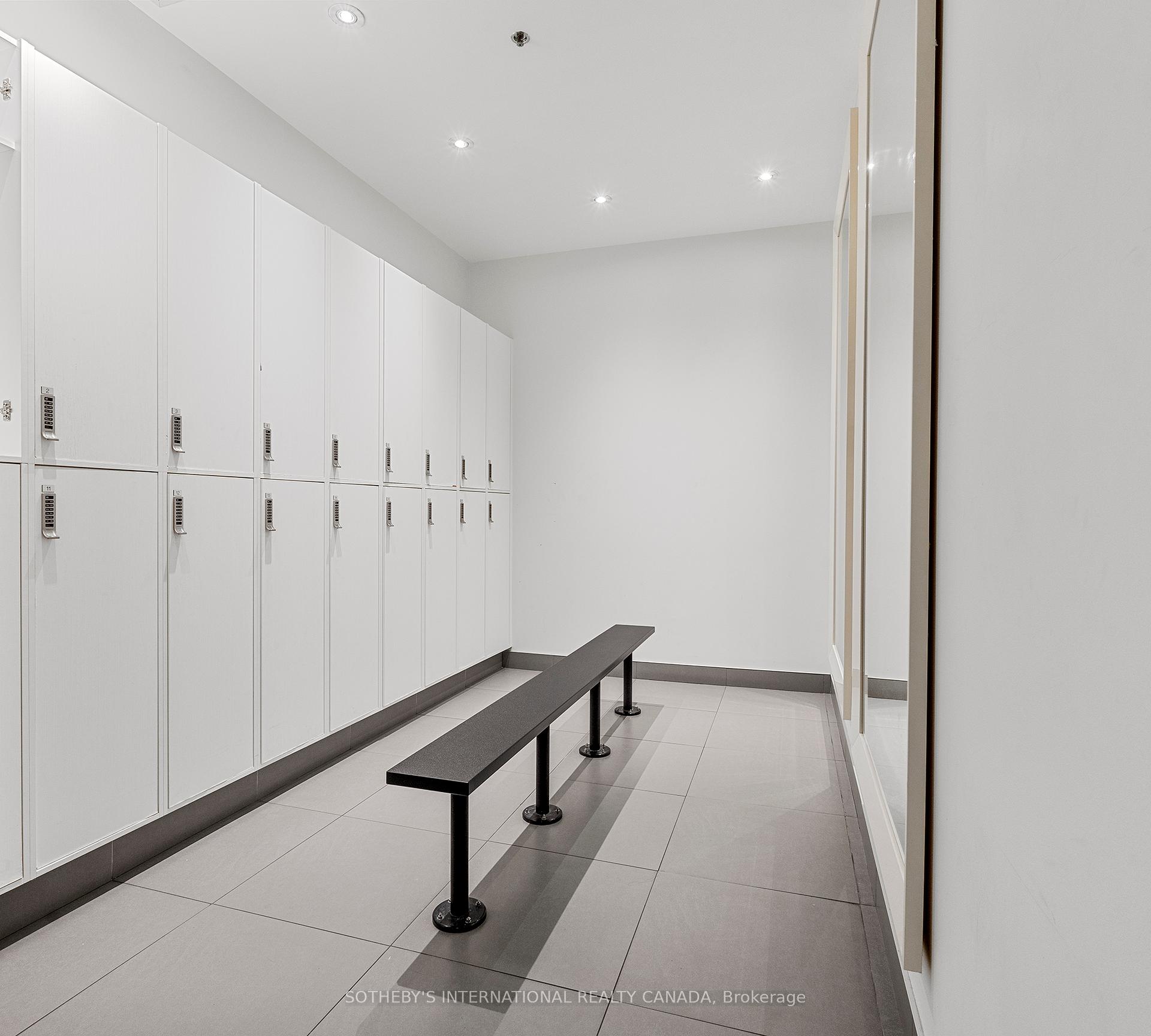 3 Bedrooms Condo at 88 Park Lawn, Toronto For sale