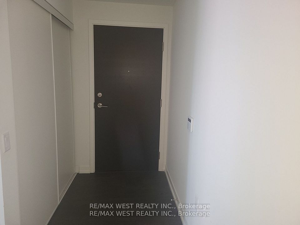 #303W - 3 Rosewater Street, Richmond Hill, ON L4C 5T6