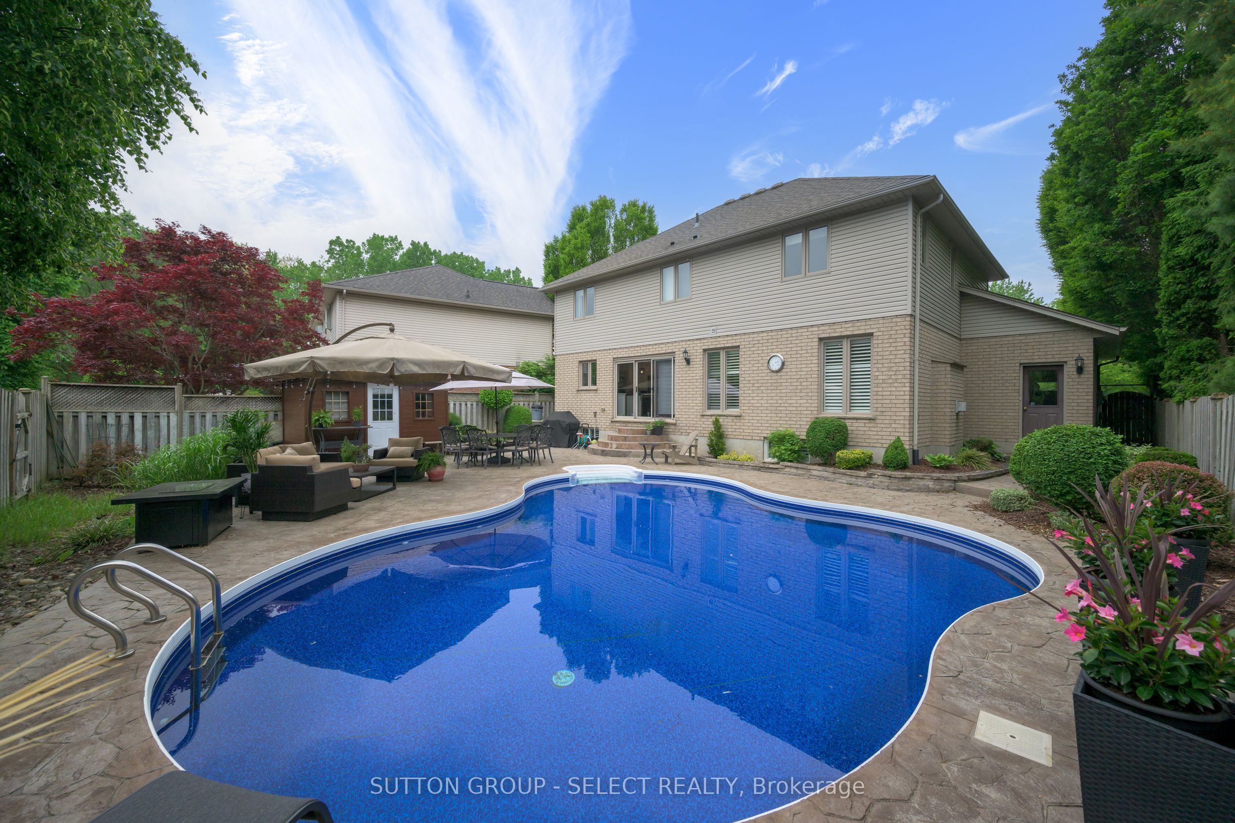 42 Pinebrook Court