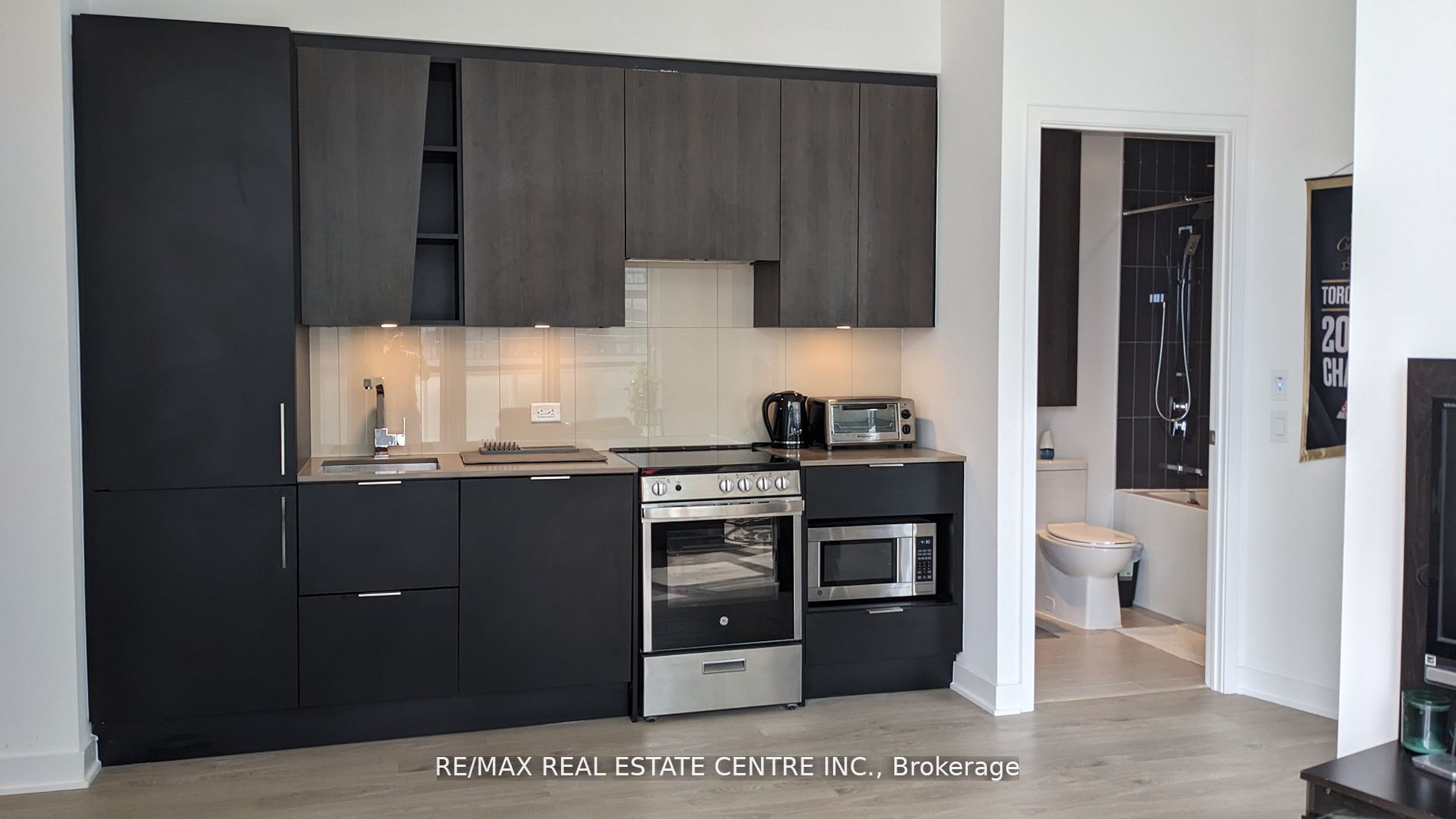 3900 Confederation Parkway, #302