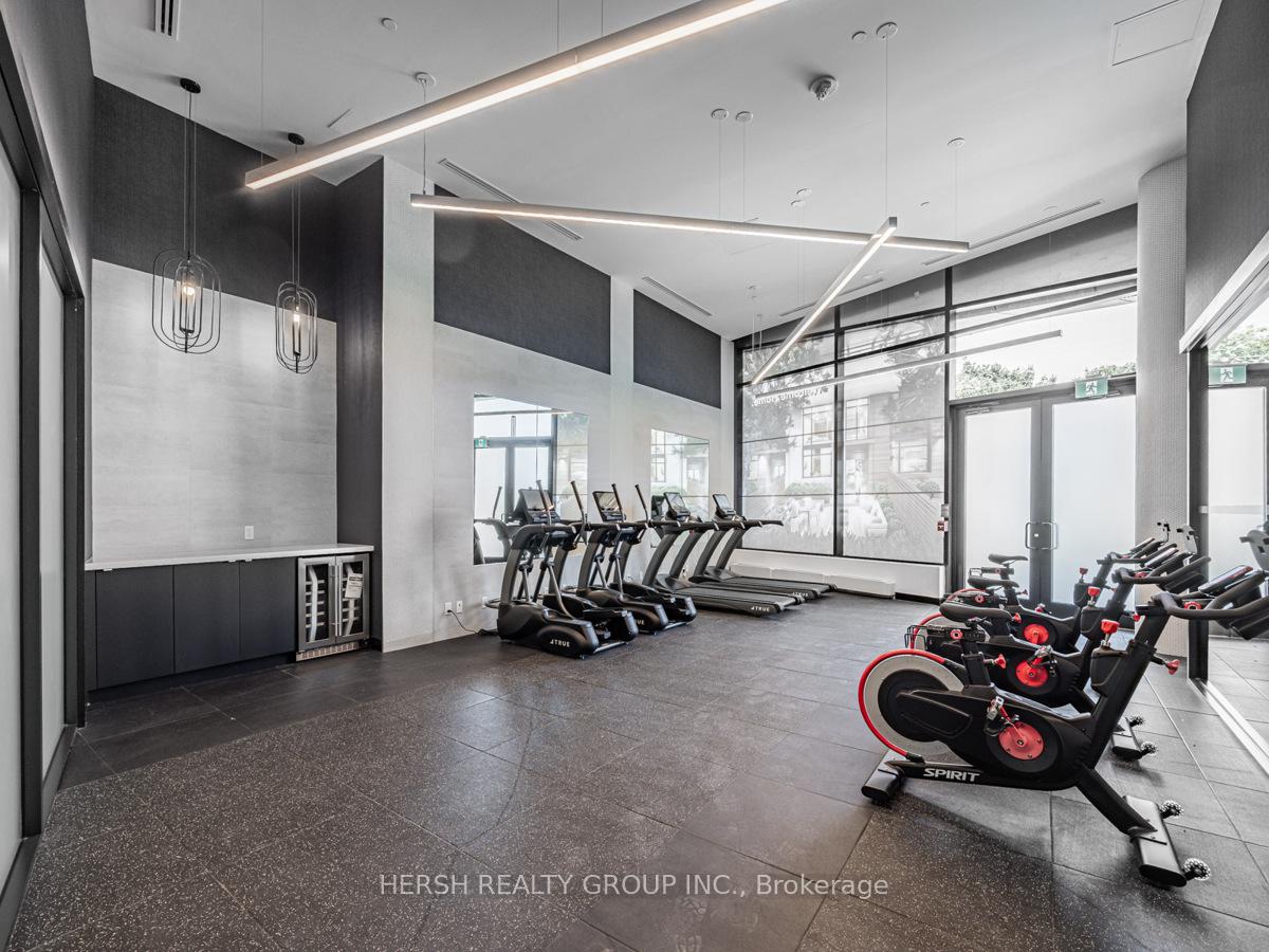 2 Bedrooms Condo at 160 Kingsway,  Toronto For sale