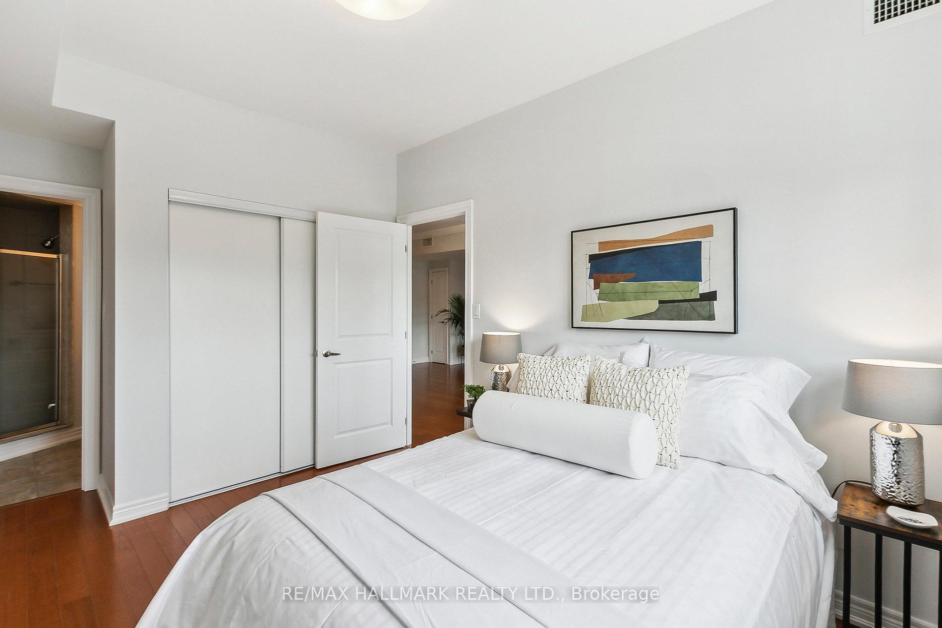 2 Bedrooms Condo at 1 Lawlor, Toronto For sale
