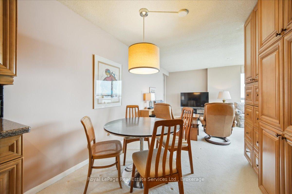 2 Bedrooms Condo at 2180 Marine, Oakville For sale