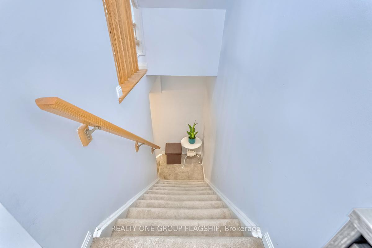 3 Bedrooms Condo at 3185 Boxford,  Mississauga For sale