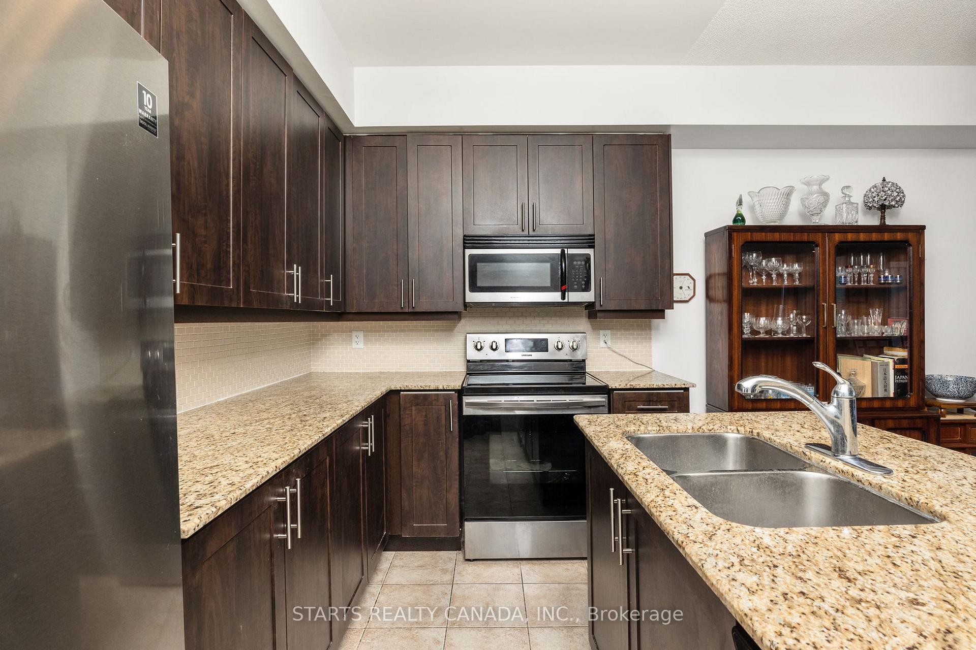 2 Bedrooms Condo at 920 Sheppard,  Toronto For sale