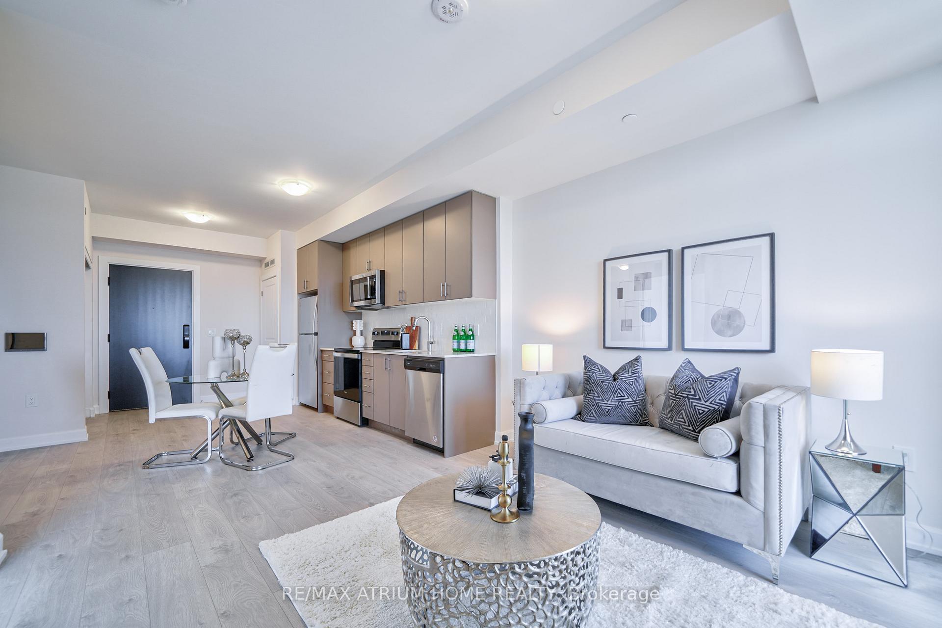 2 Bedrooms Condo at 3200 William Coltson,  Oakville For sale