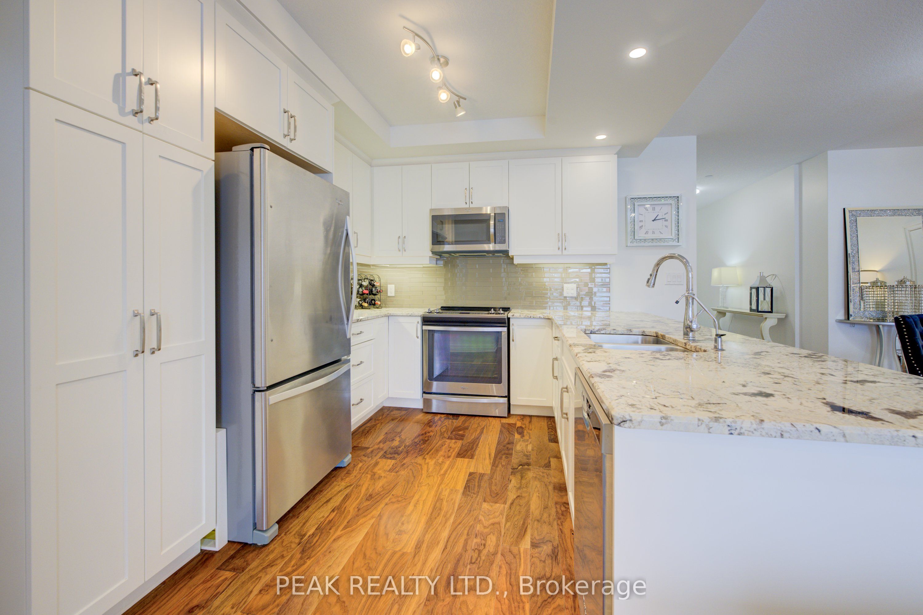 255 John Street N, #213