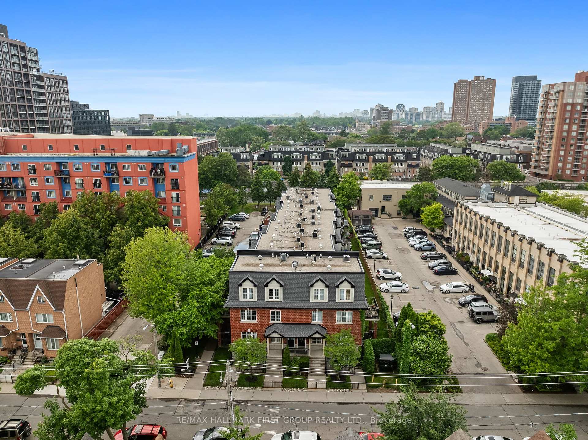 3 Bedrooms Condo at 262 St. Helen’s, Toronto For sale