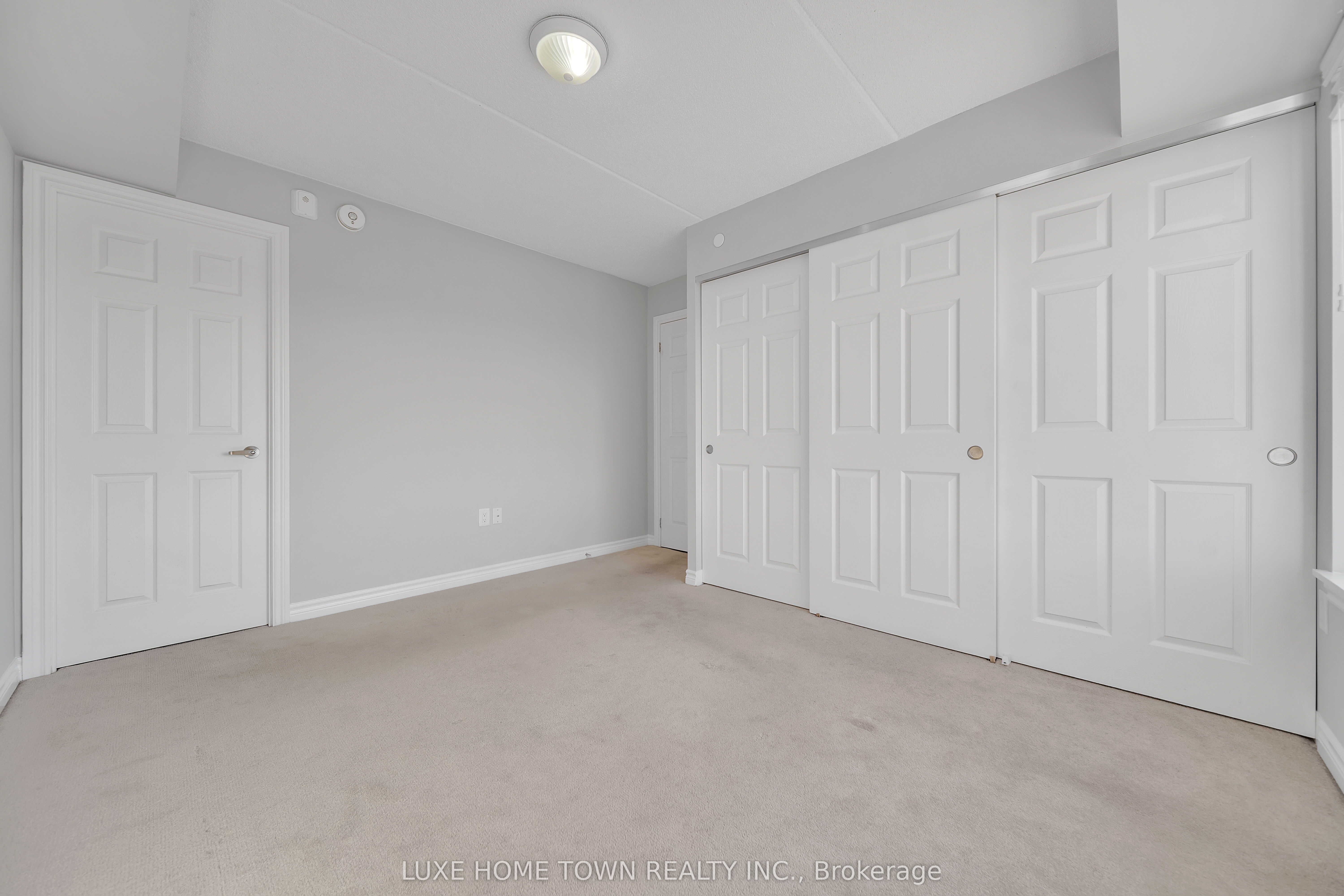 716 Main Street E, #801