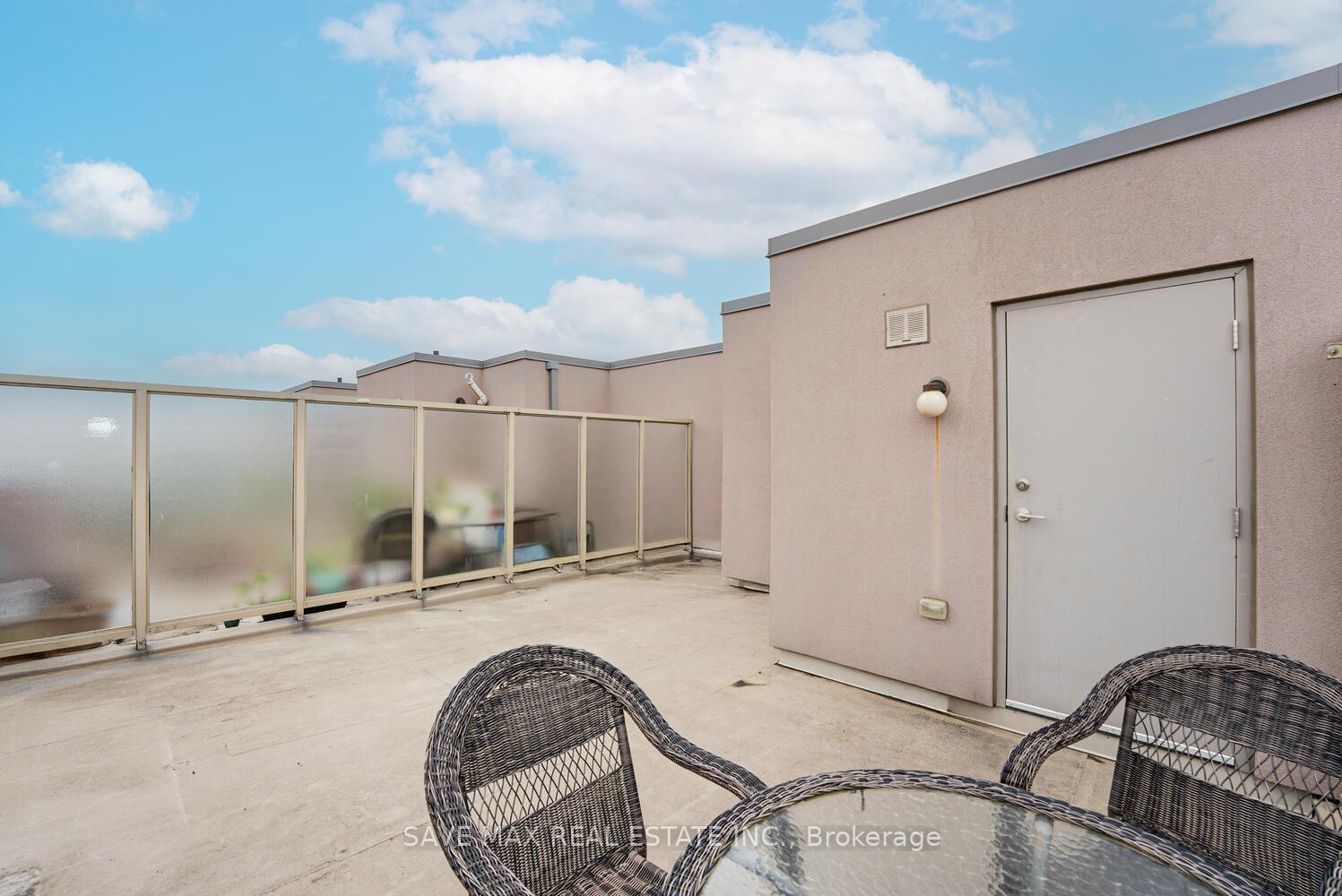 2 Bedrooms Condo at 1070 Progress, Toronto For sale